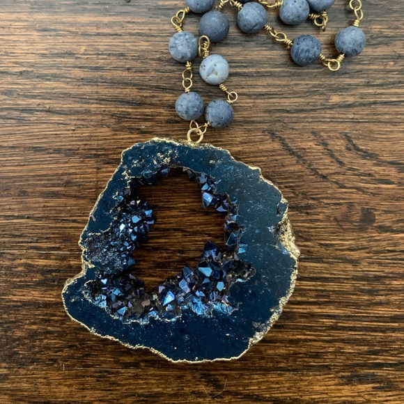 Blue Agate Necklace - Picture 2 of 2